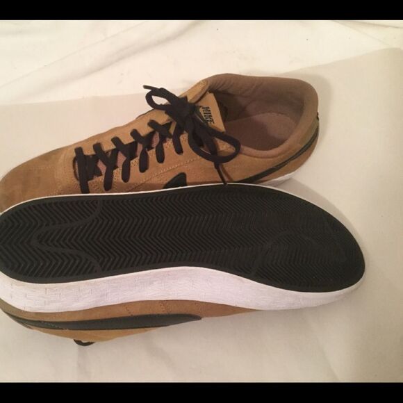 NIKE  SB 877045-201 Size US 10 Fashion sneaker - Picture 6 of 13